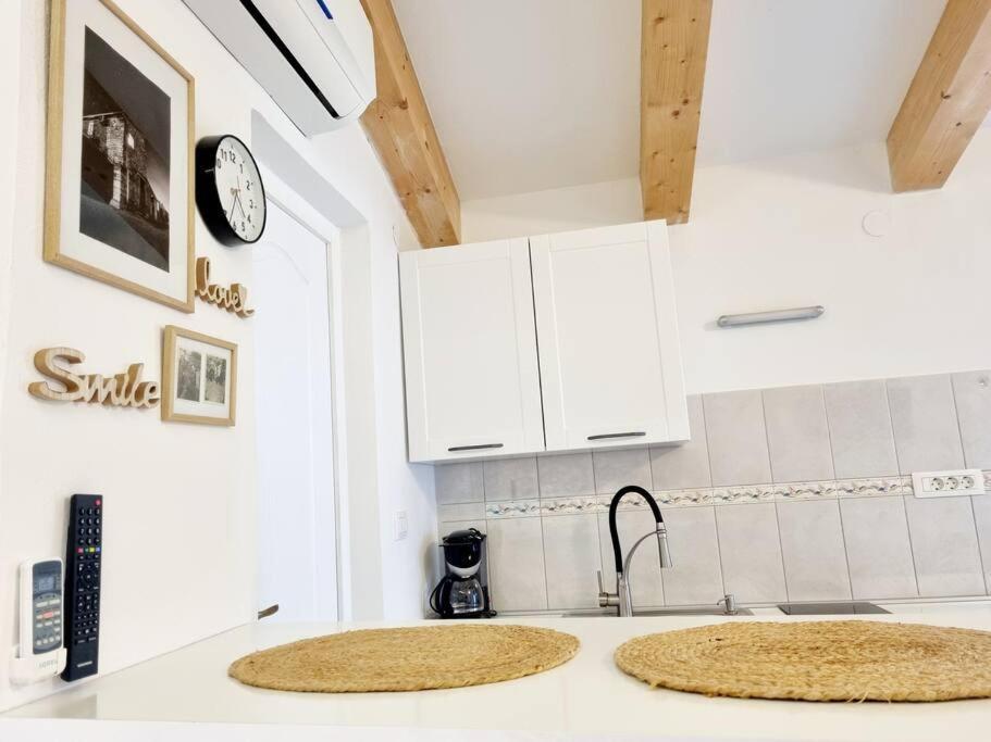 Stone House Mate Apartment