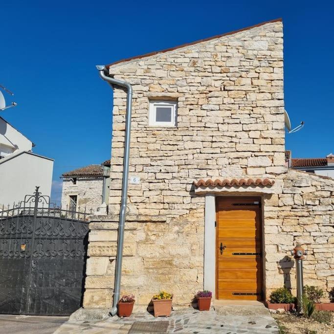 Stone House Mate Apartman